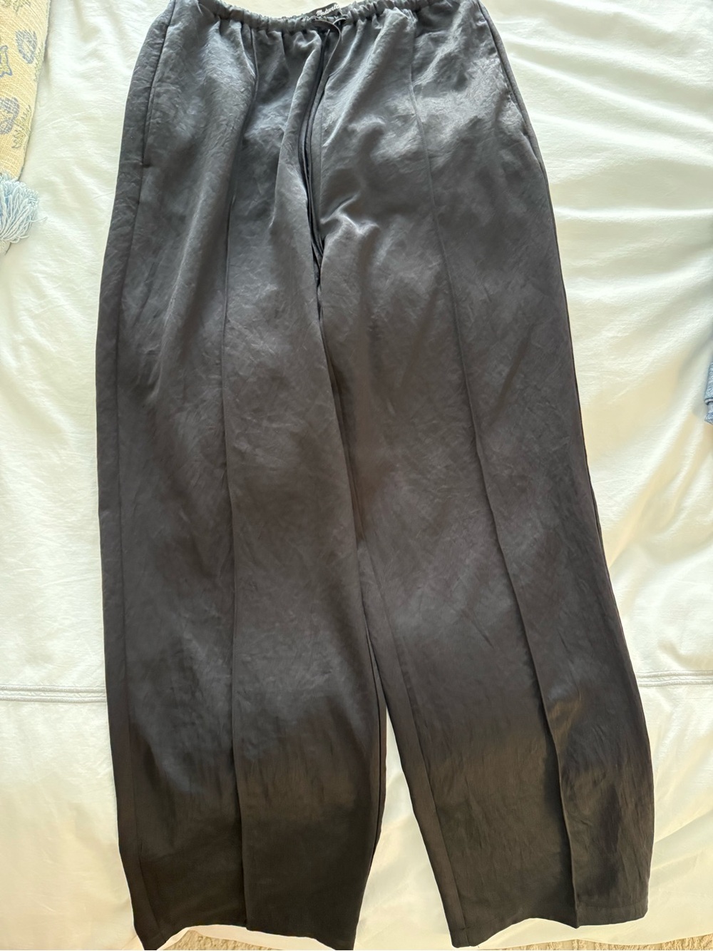 Woman’s madewell black satin pant